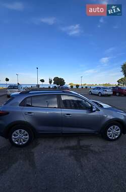 Позашляховик / Кросовер Kia Rio X-Line 2018 в 