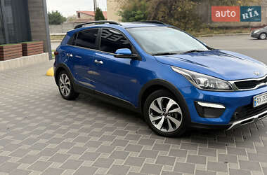 Внедорожник / Кроссовер Kia Rio X-Line 2018 в 