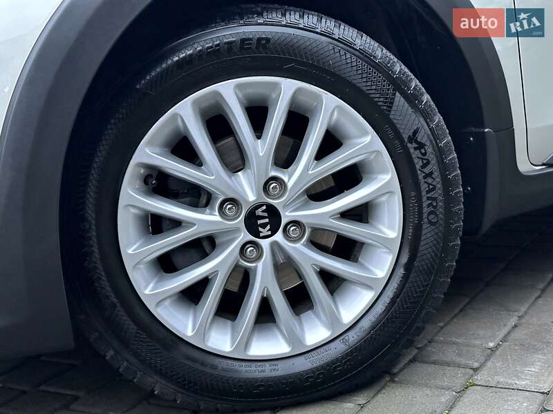 Внедорожник / Кроссовер Kia Rio X-Line 2018 в Одессе
