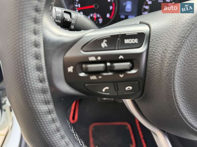 Позашляховик / Кросовер Kia Rio X-Line 2018 в Києві фото 32 Позашляховик / Кросовер Kia Rio X-Line 2018 в Києві