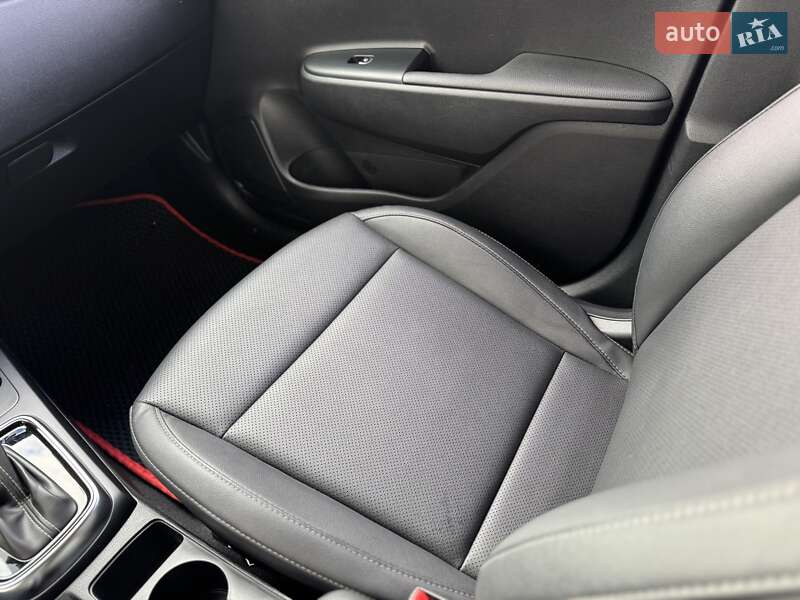 Внедорожник / Кроссовер Kia Rio X-Line 2018 в Киеве