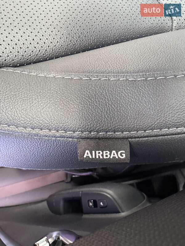 Внедорожник / Кроссовер Kia Rio X-Line 2018 в Киеве