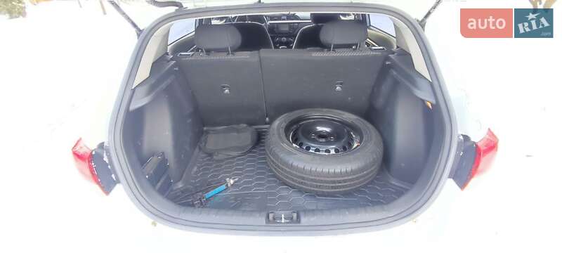 Позашляховик / Кросовер Kia Rio X-Line 2018 в Василькові