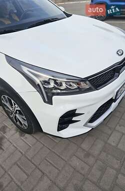 Позашляховик / Кросовер Kia Rio X 2021 в 