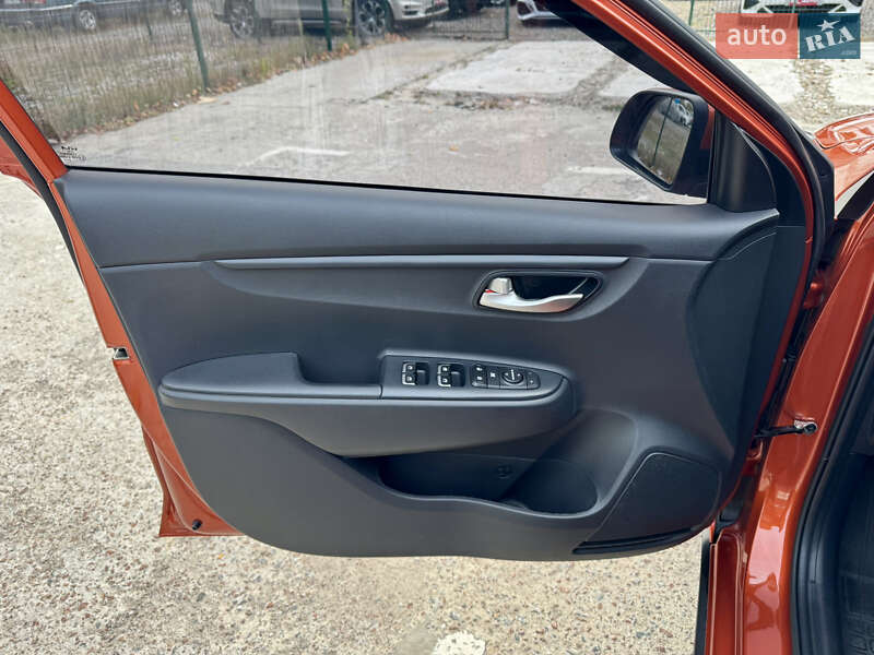 Позашляховик / Кросовер Kia Rio X 2021 в Києві фото 12 Позашляховик / Кросовер Kia Rio X 2021 в Києві