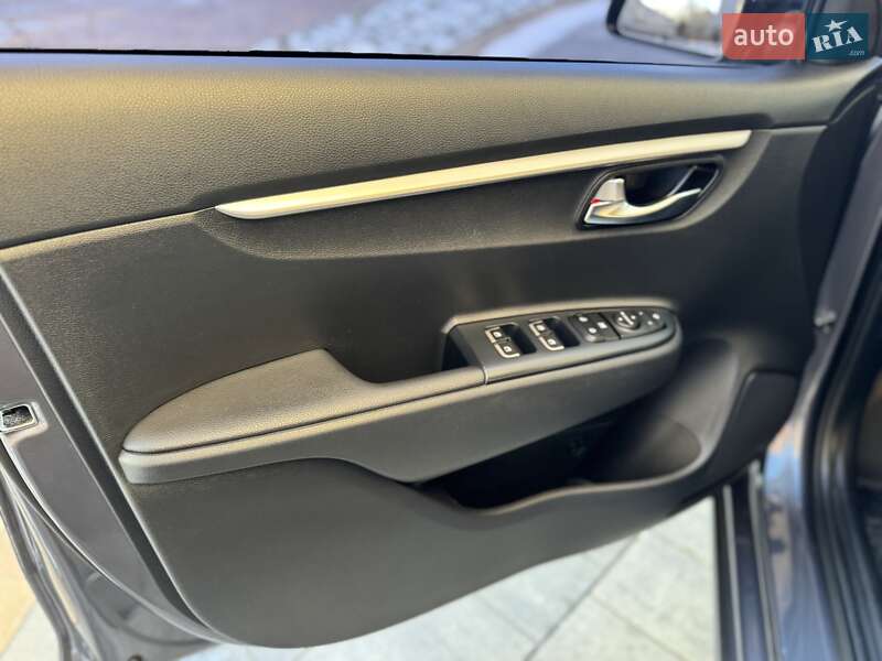 Позашляховик / Кросовер Kia Rio X 2022 в Києві