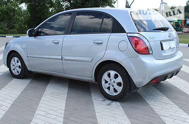 Хэтчбек Kia Rio 2010 в Днепре