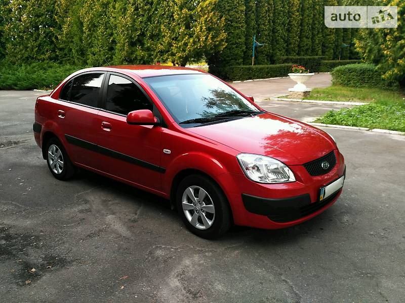 Седан Kia Rio 2009 в Глухове