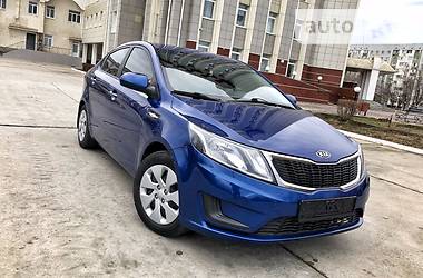 Седан Kia Rio 2013 в Энергодаре