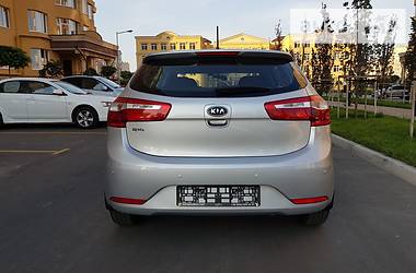 Хэтчбек Kia Rio 2012 в Киеве