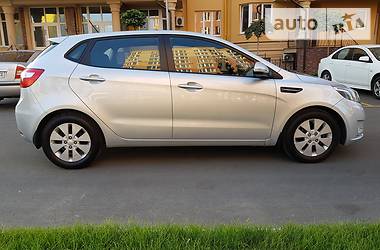 Хэтчбек Kia Rio 2012 в Киеве