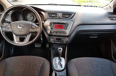 Хэтчбек Kia Rio 2012 в Киеве