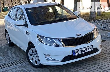 Седан Kia Rio 2014 в Днепре