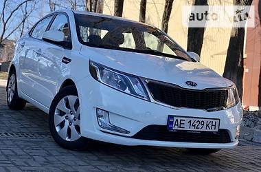 Седан Kia Rio 2014 в Днепре