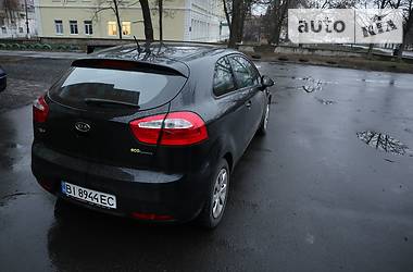 Хэтчбек Kia Rio 2012 в Полтаве