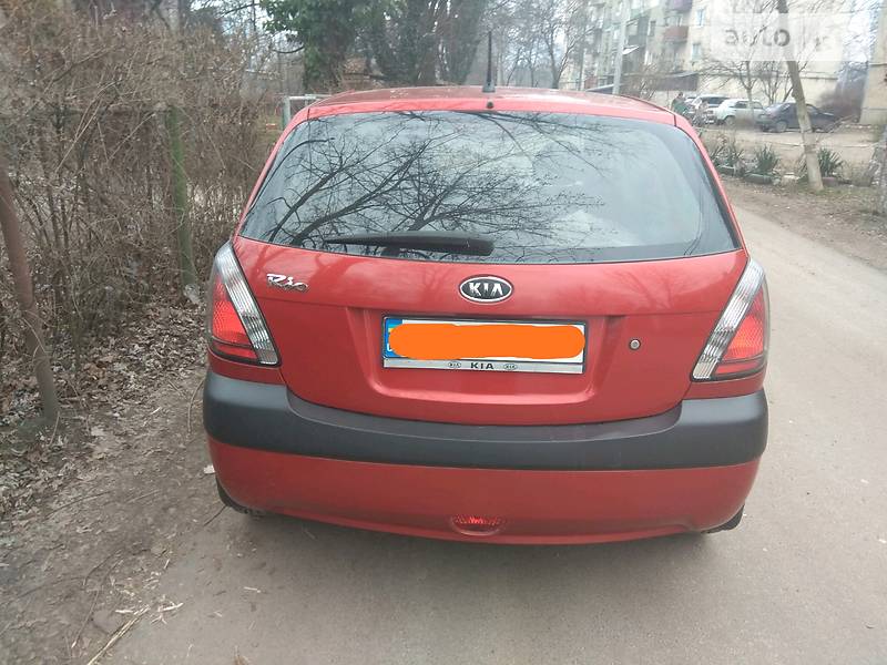 Хэтчбек Kia Rio 2007 в Тячеве