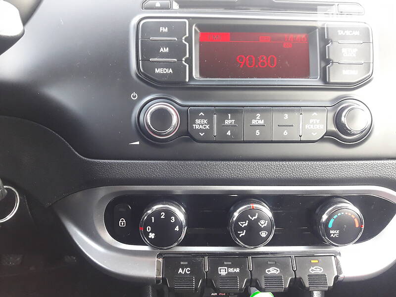 Хэтчбек Kia Rio 2012 в Харькове