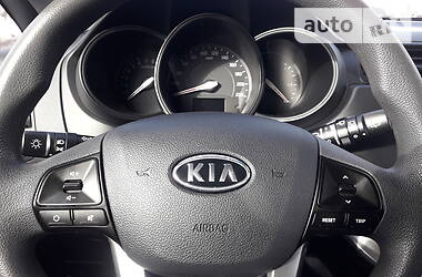 Хетчбек Kia Rio 2012 в 