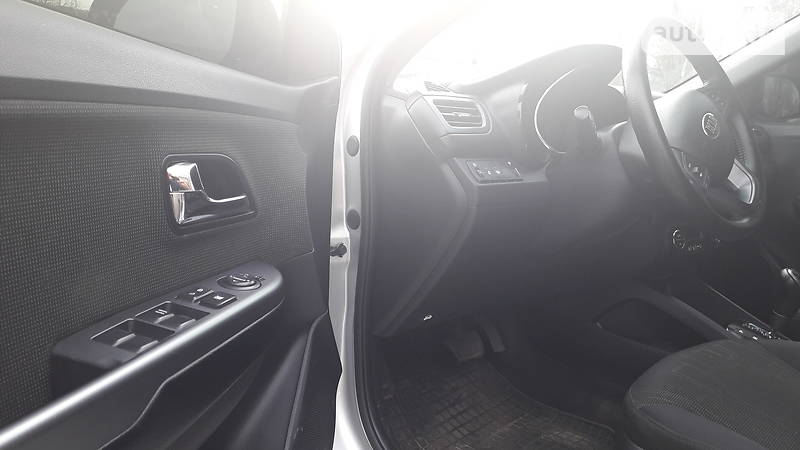 Седан Kia Rio 2013 в Кременчуці