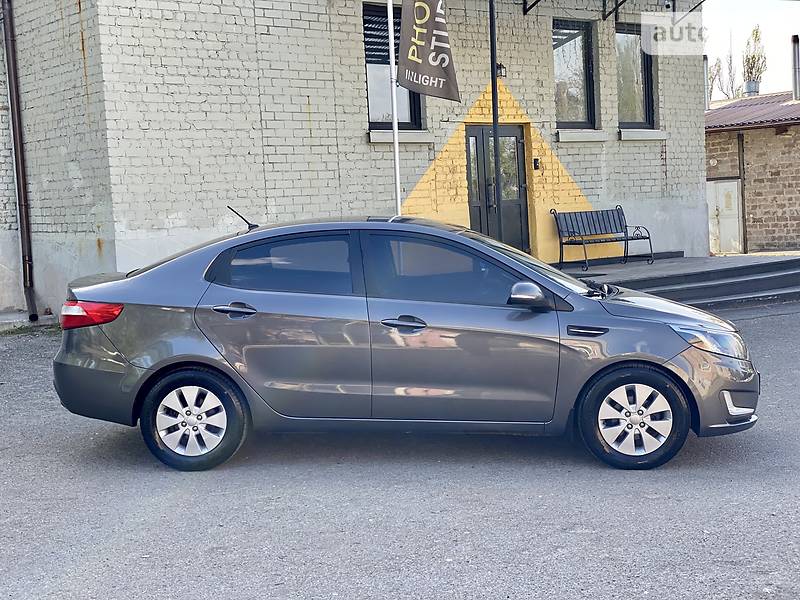 Седан Kia Rio 2011 в Києві