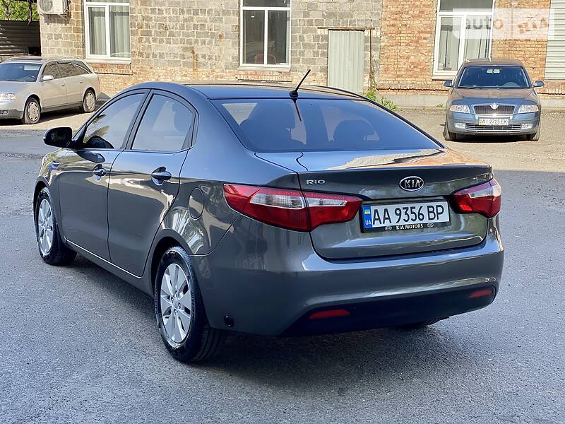 Седан Kia Rio 2011 в Києві