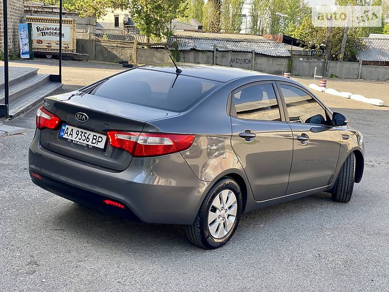 Седан Kia Rio 2011 в Києві