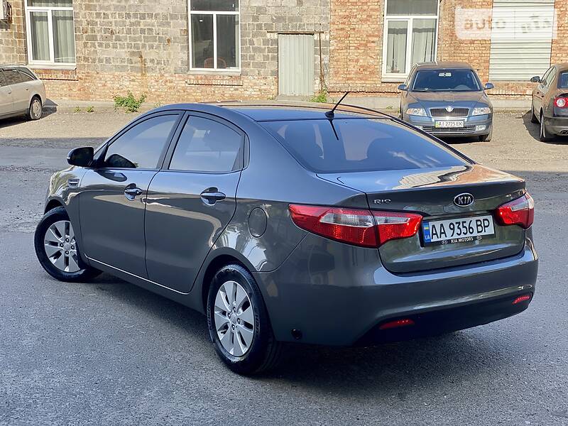 Седан Kia Rio 2011 в Києві