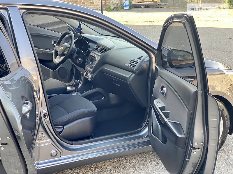 Седан Kia Rio 2011 в Києві