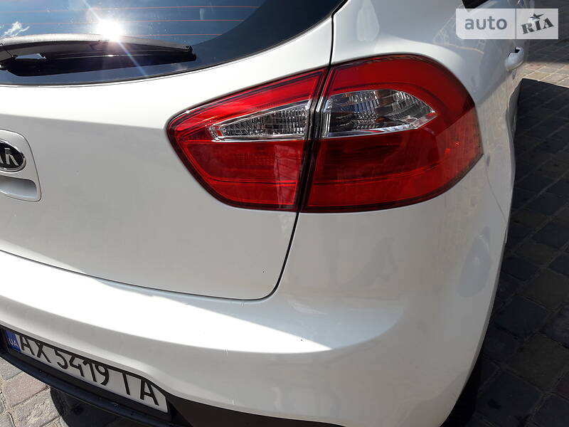 Хэтчбек Kia Rio 2012 в Харькове