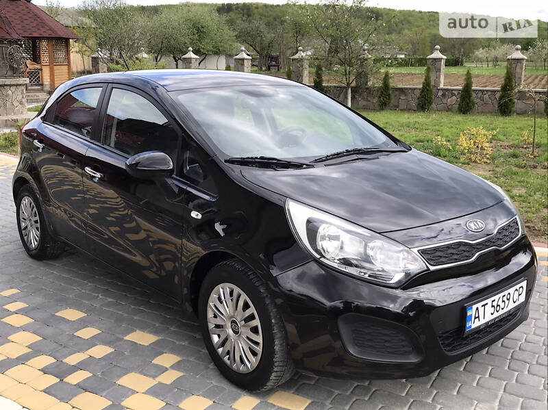 Хетчбек Kia Rio 2012 в Івано-Франківську