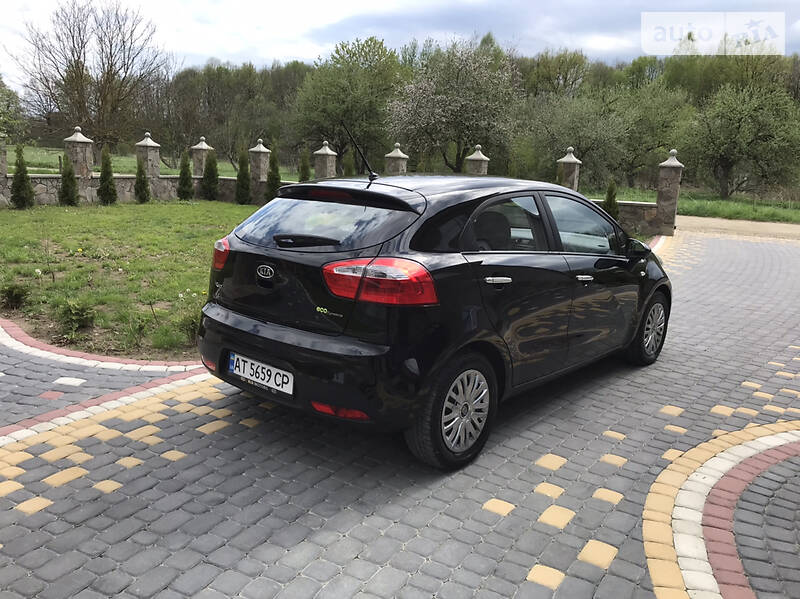 Хетчбек Kia Rio 2012 в Івано-Франківську