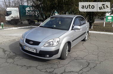 Седан Kia Rio 2008 в Днепре