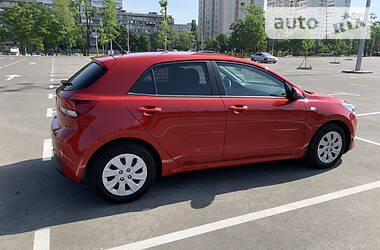 Хэтчбек Kia Rio 2017 в 