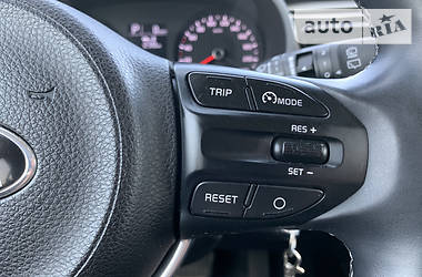 Хэтчбек Kia Rio 2017 в 