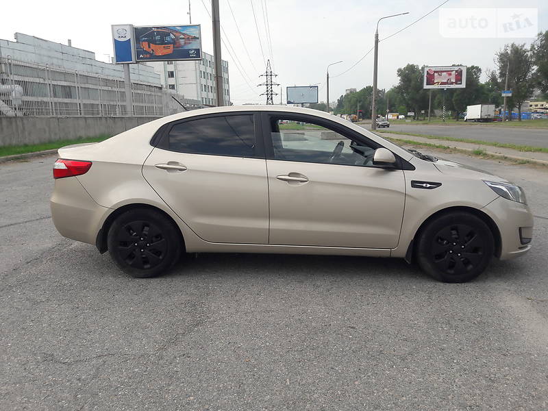 Седан Kia Rio 2013 в Запоріжжі
