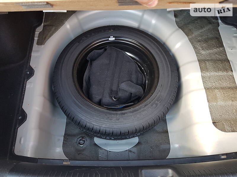 Седан Kia Rio 2013 в Запоріжжі