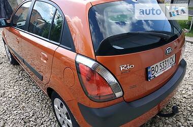 Хетчбек Kia Rio 2008 в 