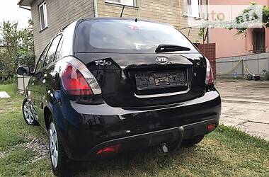 Хэтчбек Kia Rio 2010 в Черновцах