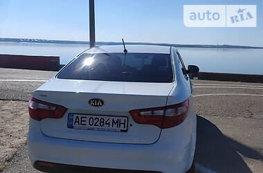 Седан Kia Rio 2013 в Каменском