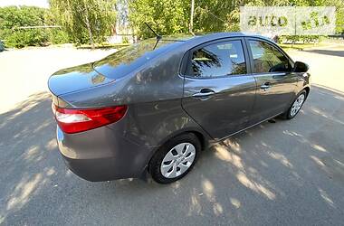 Седан Kia Rio 2013 в Павлограде