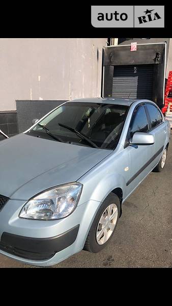 Седан Kia Rio 2006 в Киеве