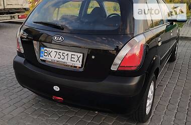 Хэтчбек Kia Rio 2007 в Ровно