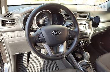 Седан Kia Rio 2014 в Львове