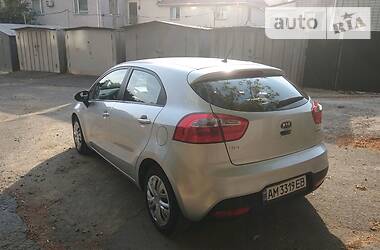 Хэтчбек Kia Rio 2011 в Виннице