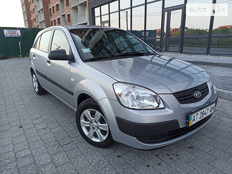 Хэтчбек Kia Rio 2007 в Ивано-Франковске