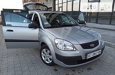 Хэтчбек Kia Rio 2007 в Ивано-Франковске