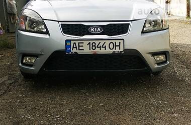 Хетчбек Kia Rio 2011 в Дніпрі