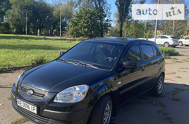 Хэтчбек Kia Rio 2008 в Кривом Роге