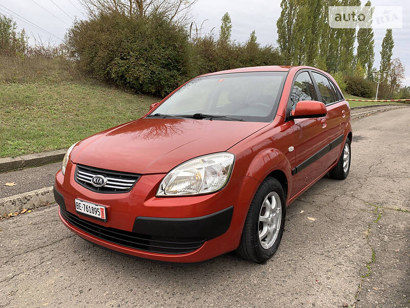 Хэтчбек Kia Rio 2008 в Ровно