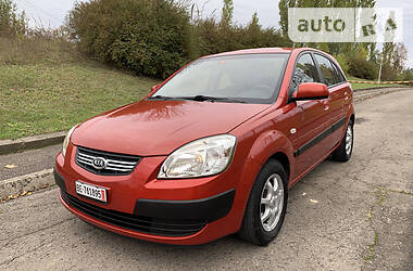 Хетчбек Kia Rio 2008 в 
